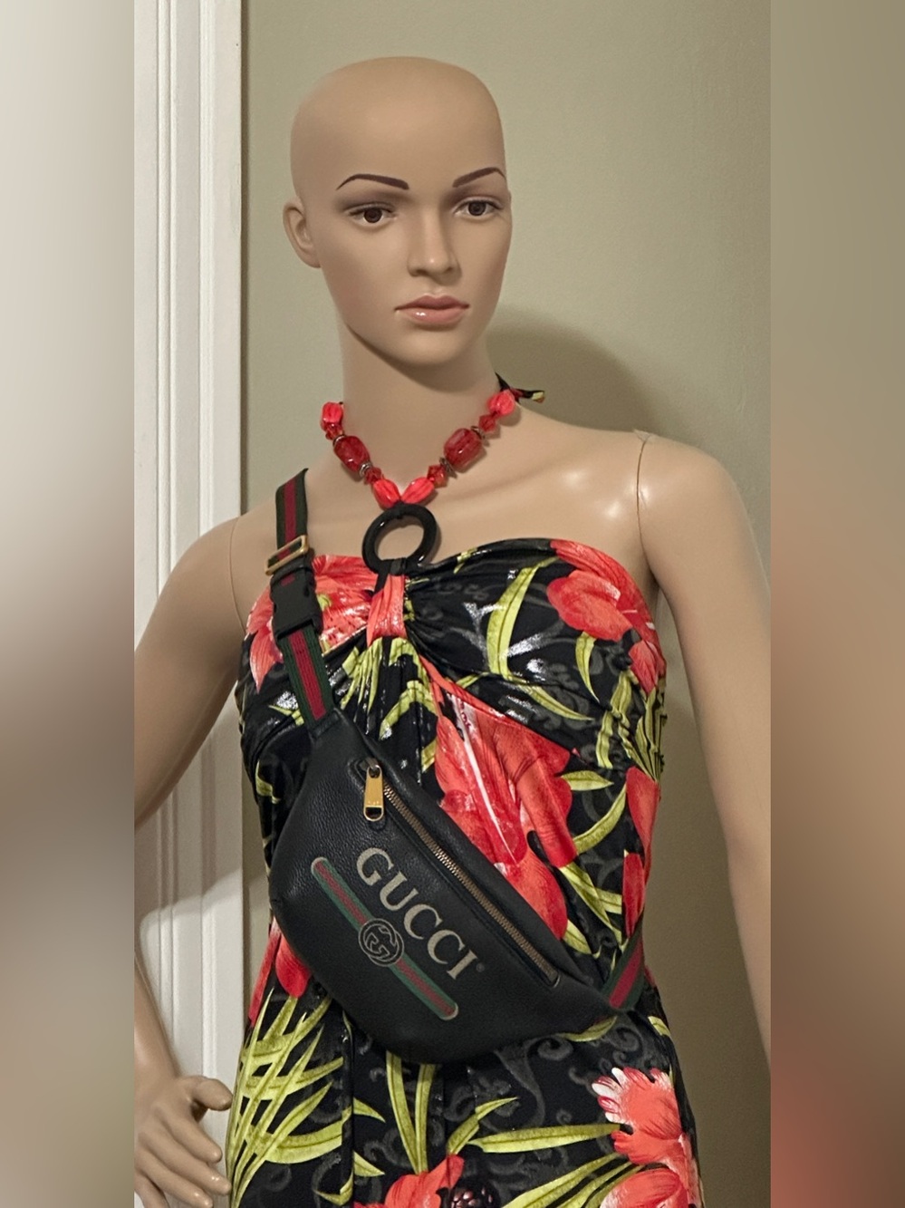Gucci Black Leather Logo Belt/Crossbody Bag with Sherry Line - Picture 5 of 15